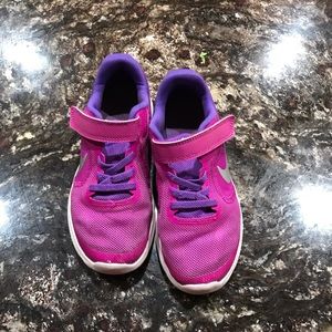 Kids Nike’s size 12c